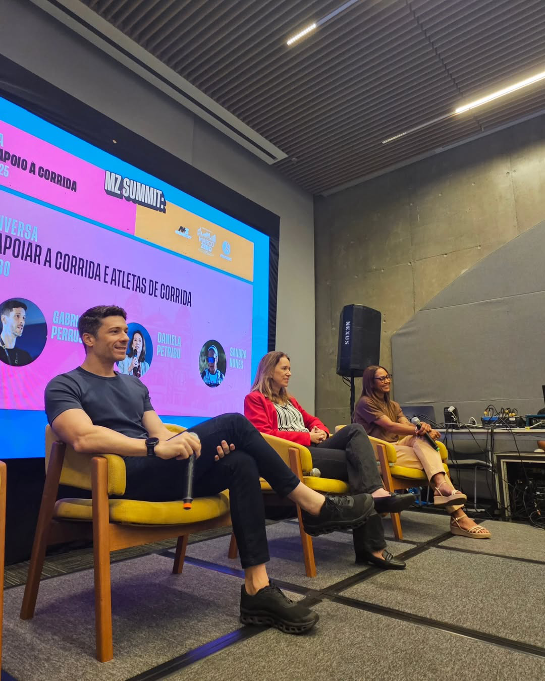 Público em evento do MZ Summit